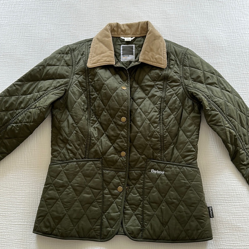 Barbour Size 4 / Small Annadale green quilted jacket with beige corduroy collar